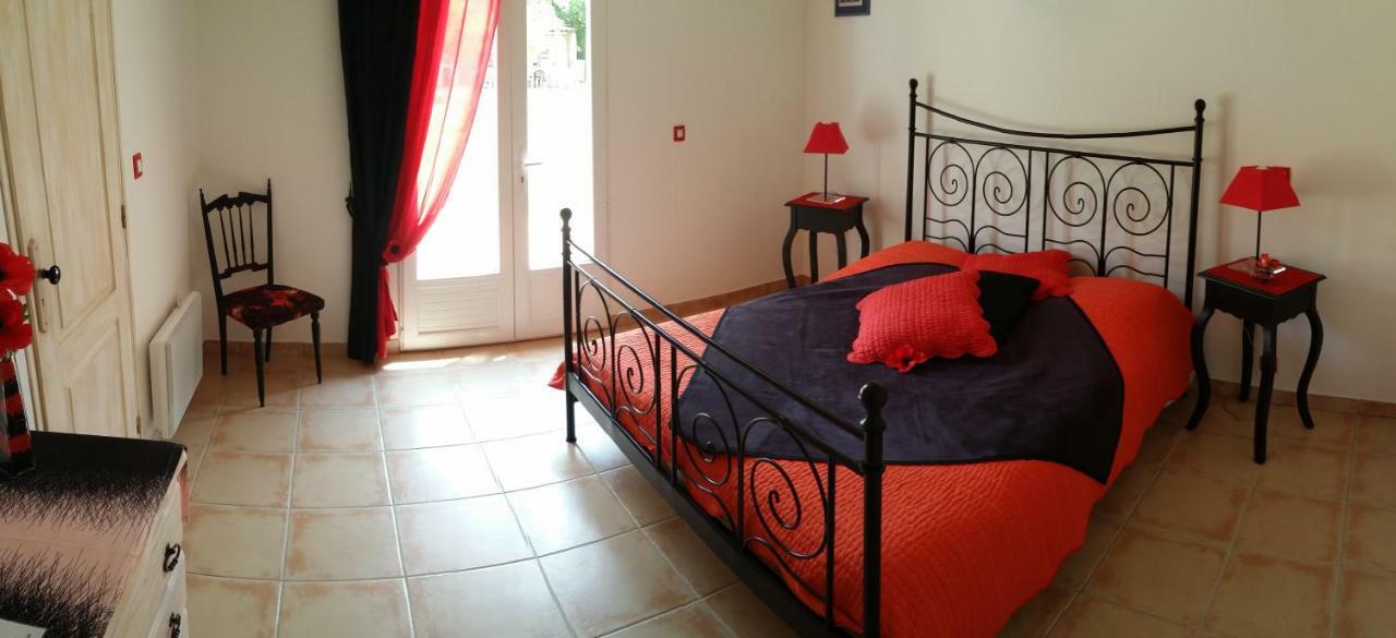 Hôtel Les Galines à Rians  Extérieur photo